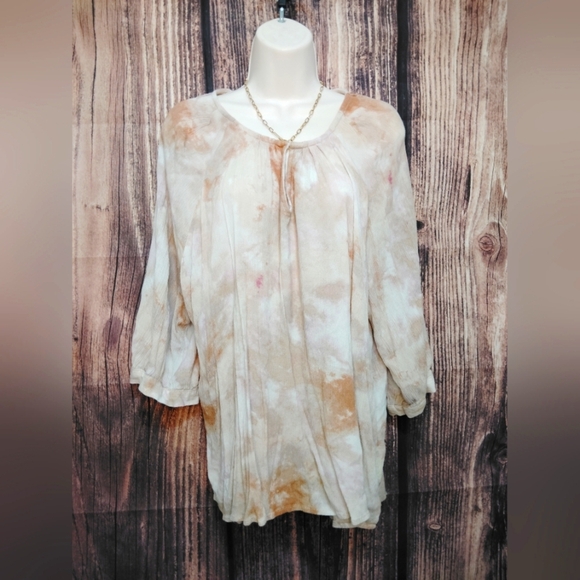 2 for$25! Maurices Elegant Cream and Tan Women's Top Size 2 - Picture 1 of 6